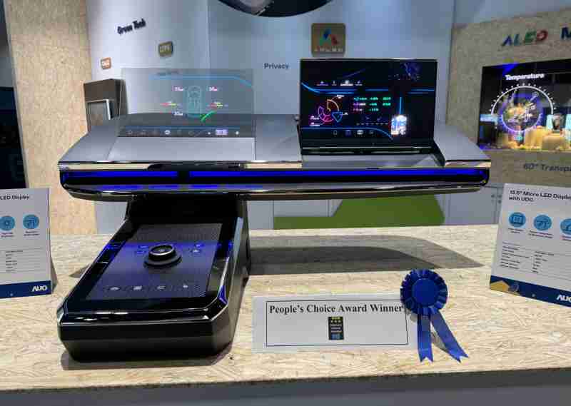 云顶国际8588yd车用Micro LED Display HMI解决方案获”最佳车用显示奖”，，，，以用户为中心开发，，，，针对前座驾驶与乘客设计兼具娱乐与安全的高画质屏幕，，，，包含车舱前座的Micro LED透明屏幕及全球首款内建镜头的智慧Micro LED显示器